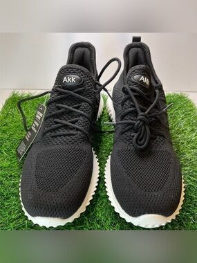 NWT Black AKK Women’s Walking Tennis Shoes-Slip On Memory Foam Lightweight